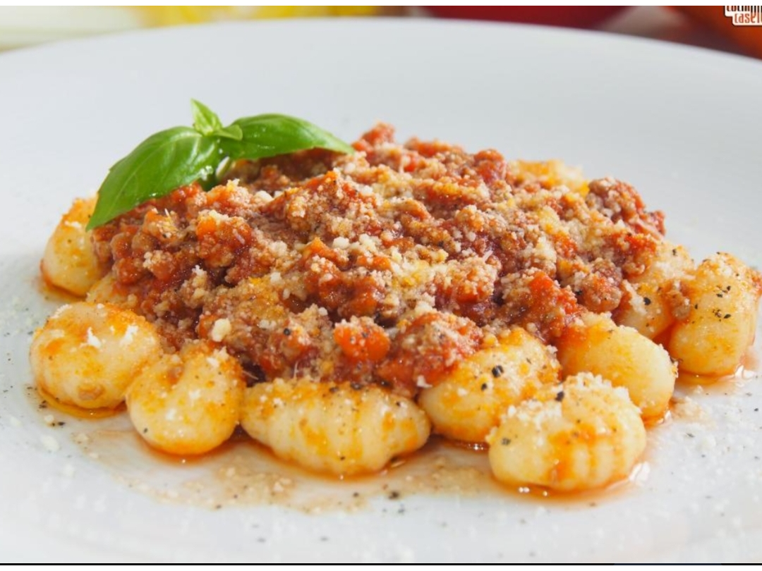 Sabado 29.  Ñoquis Caseros  con Boloñesa