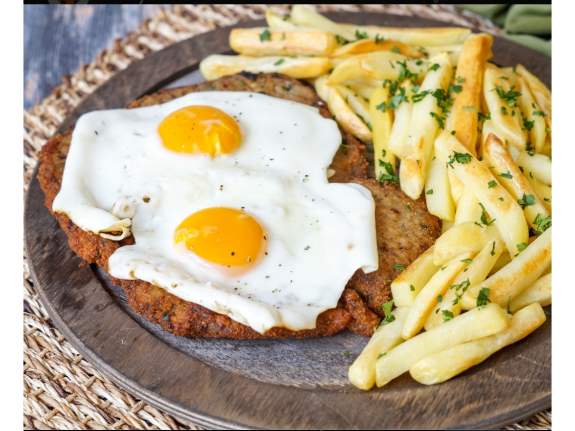 Martes  3. Milanesa de Carne a Caballo c/papas frita