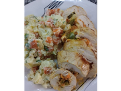 Sabado 23. Arrollado de Pollo con Ensalada Rusa