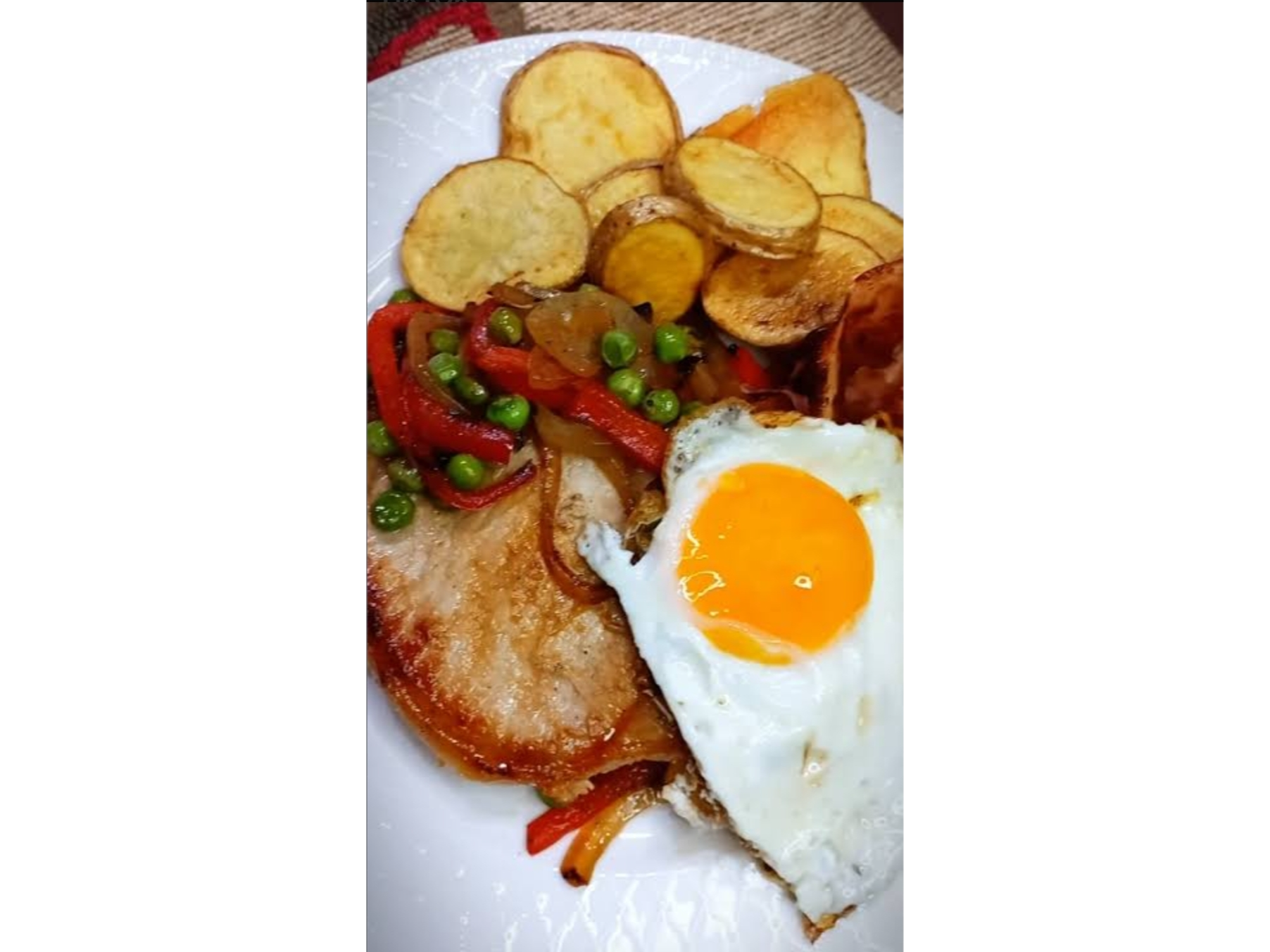 Viernes 28. Chuletitas de Cerdo a La Criolla C/papas