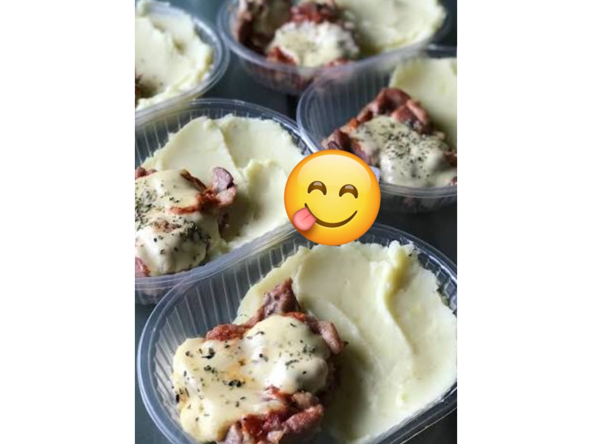 Sabado 10. Pollo Deshuesado a la Pizza c/Pure