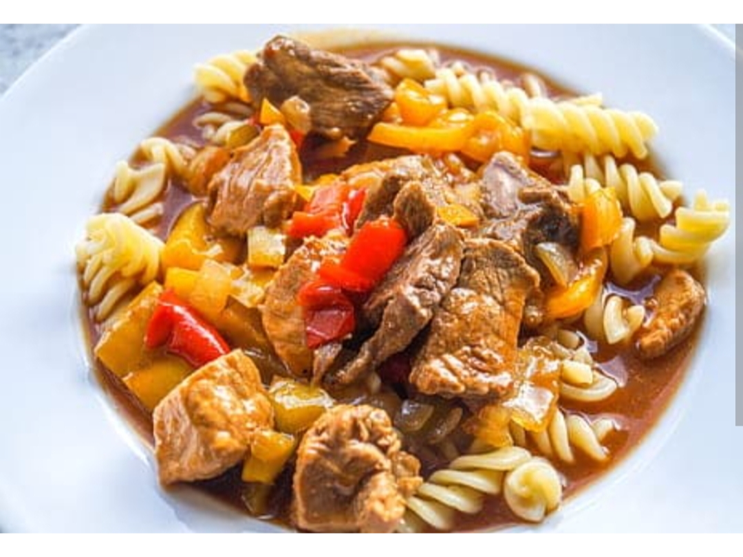 Martes 11. Guiso de Fideos Carne