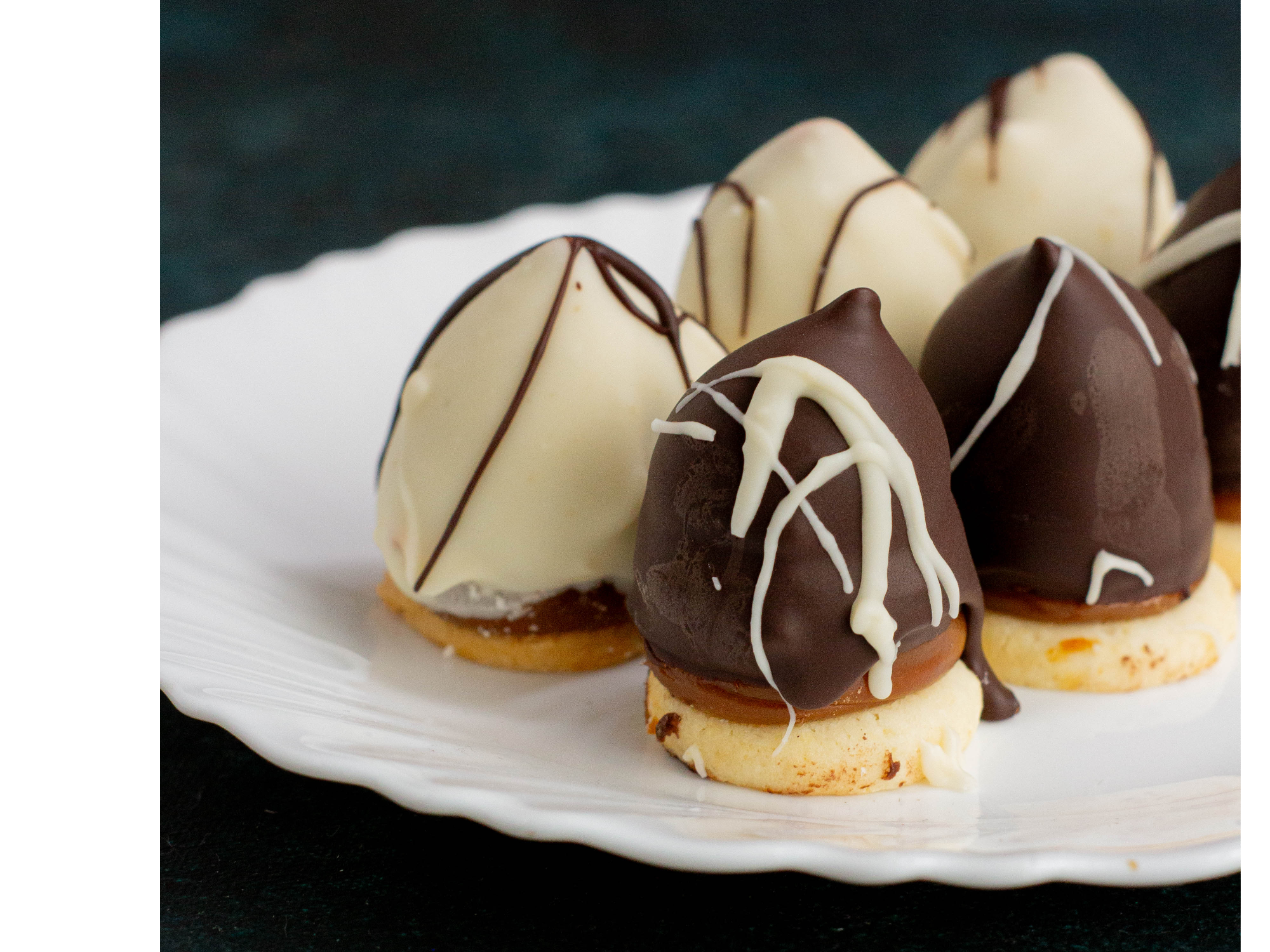 94-Conitos de chocolate negro (250 gr.)