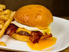 Hamburguesa con cheddar