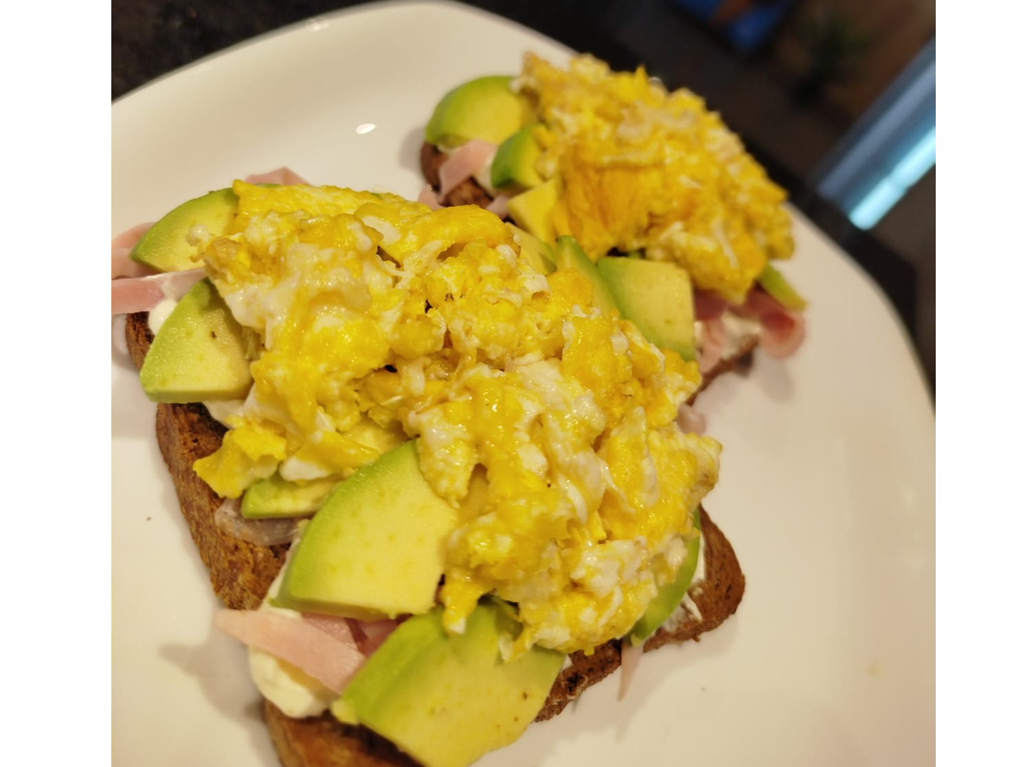Toston palta y huevo