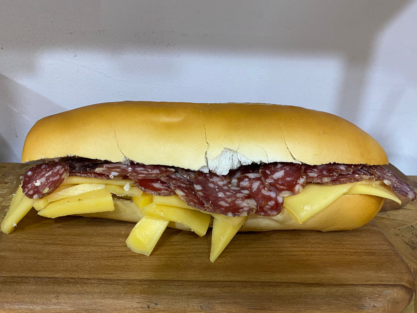 SALAME CASERO Y QUESO