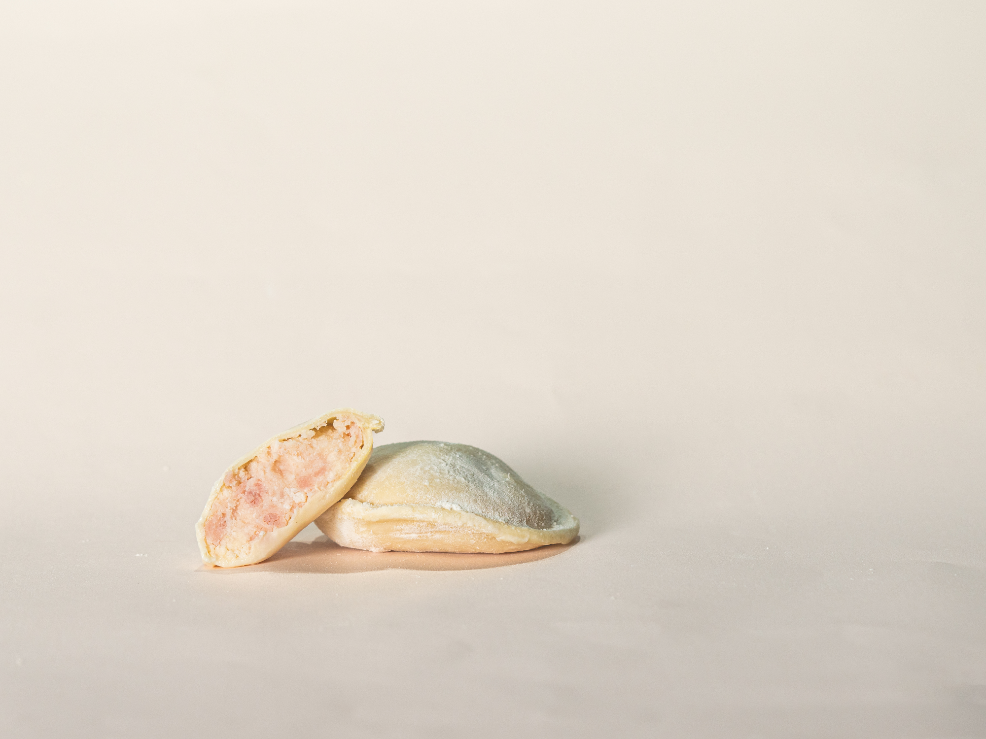 SORRENTINOS  JAMON, QUESO Y ALBAHACA