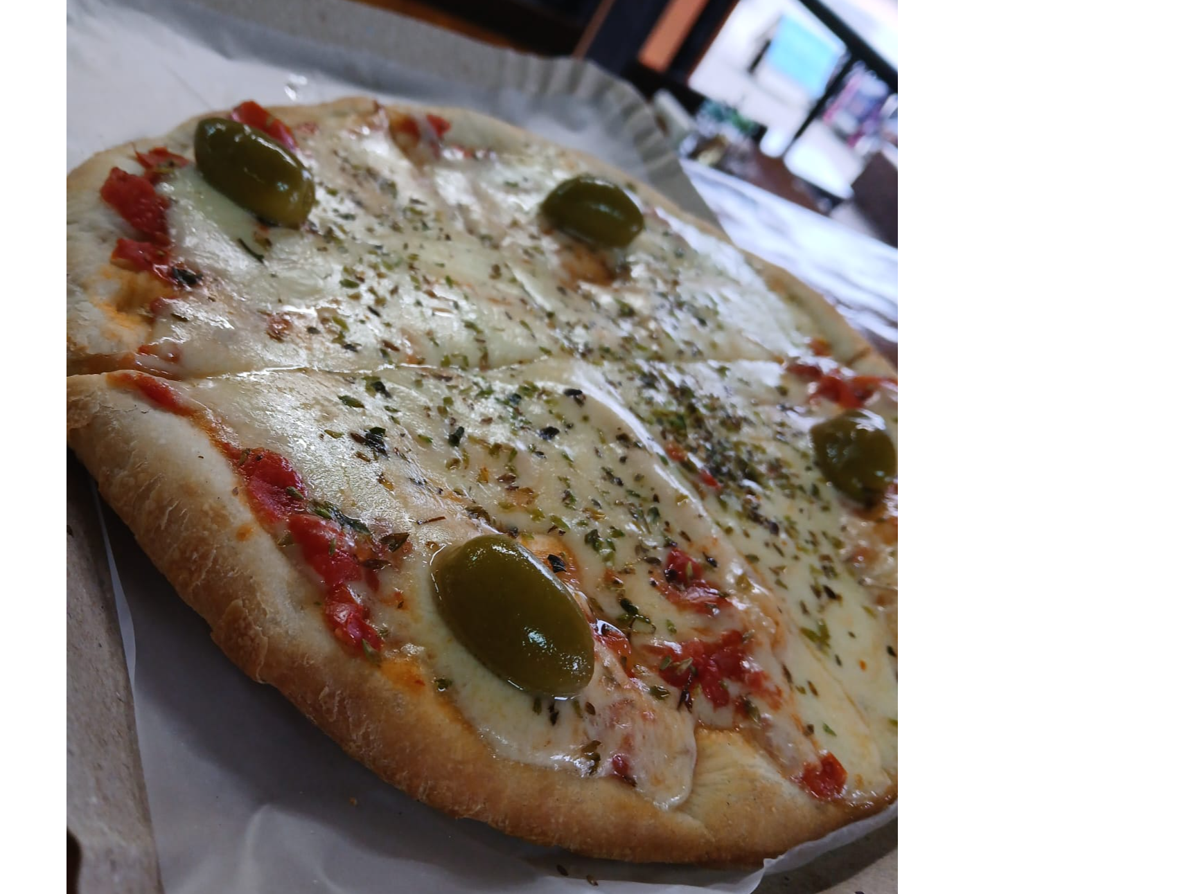 PIZZA INDIVIDUAL DE MUZZARELLA