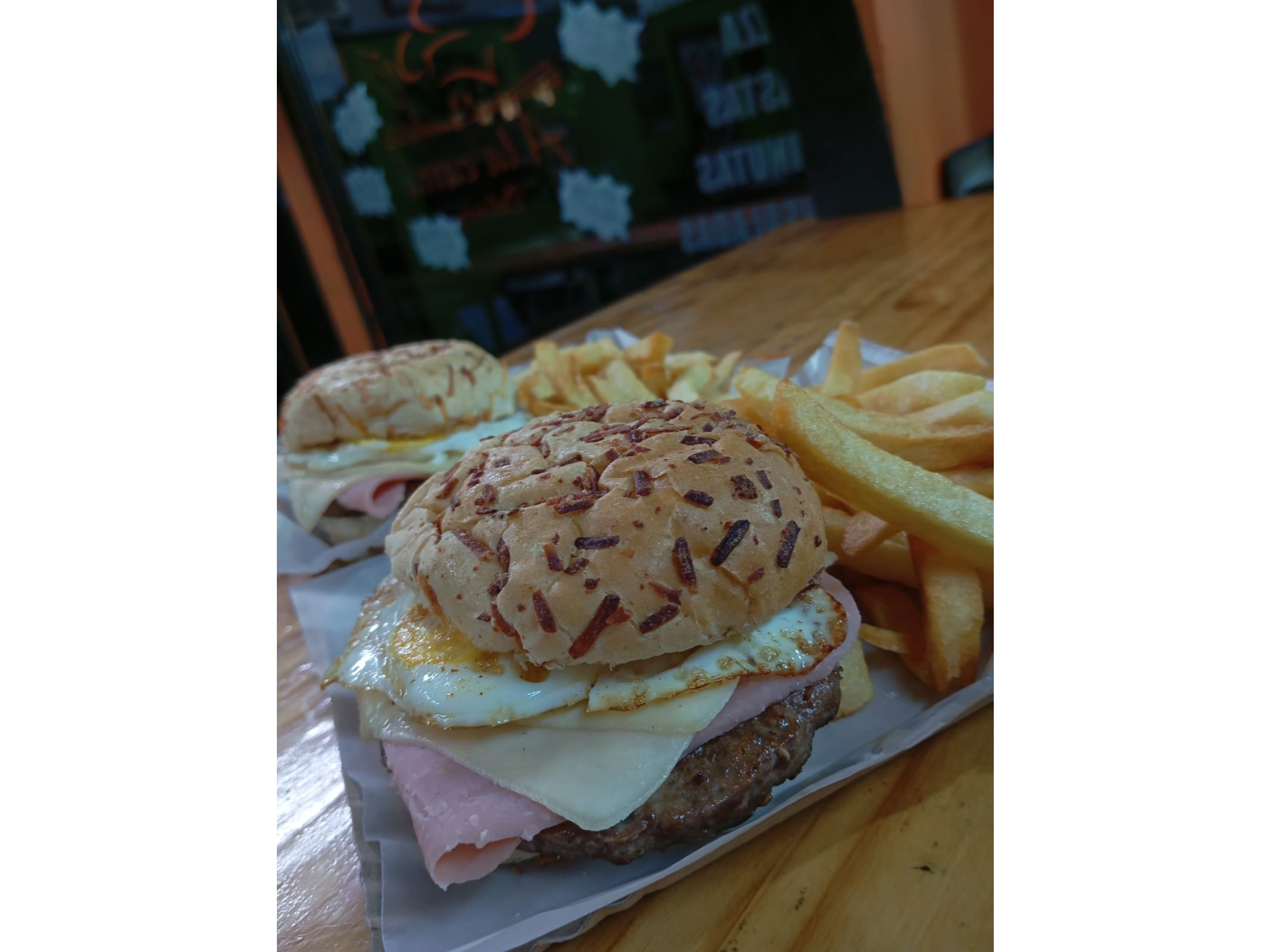 3 HAMBURGUESAS (SIMPLES) ELEGI TU GUSTO