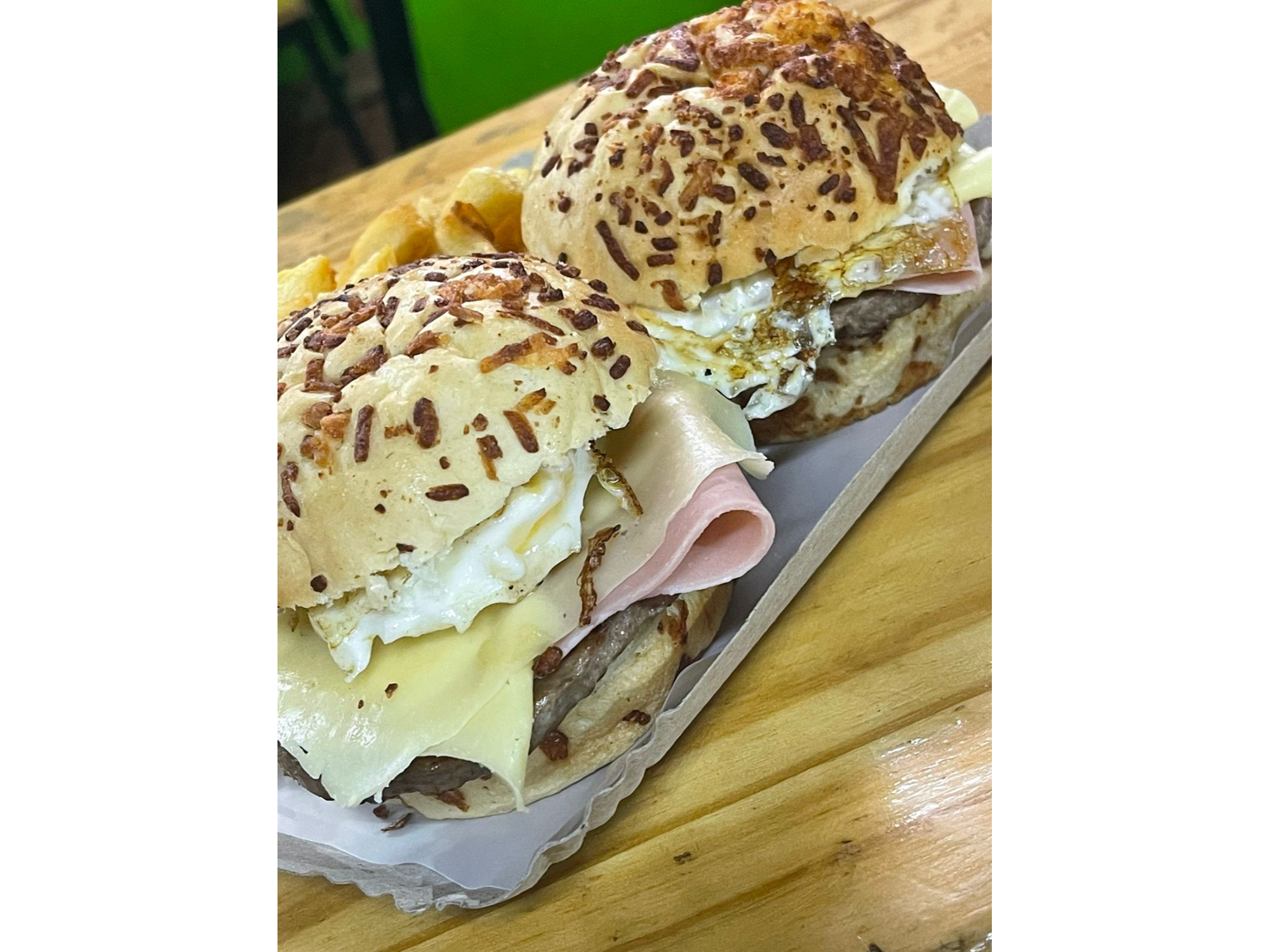 HAMBURGUESA + FRITAS