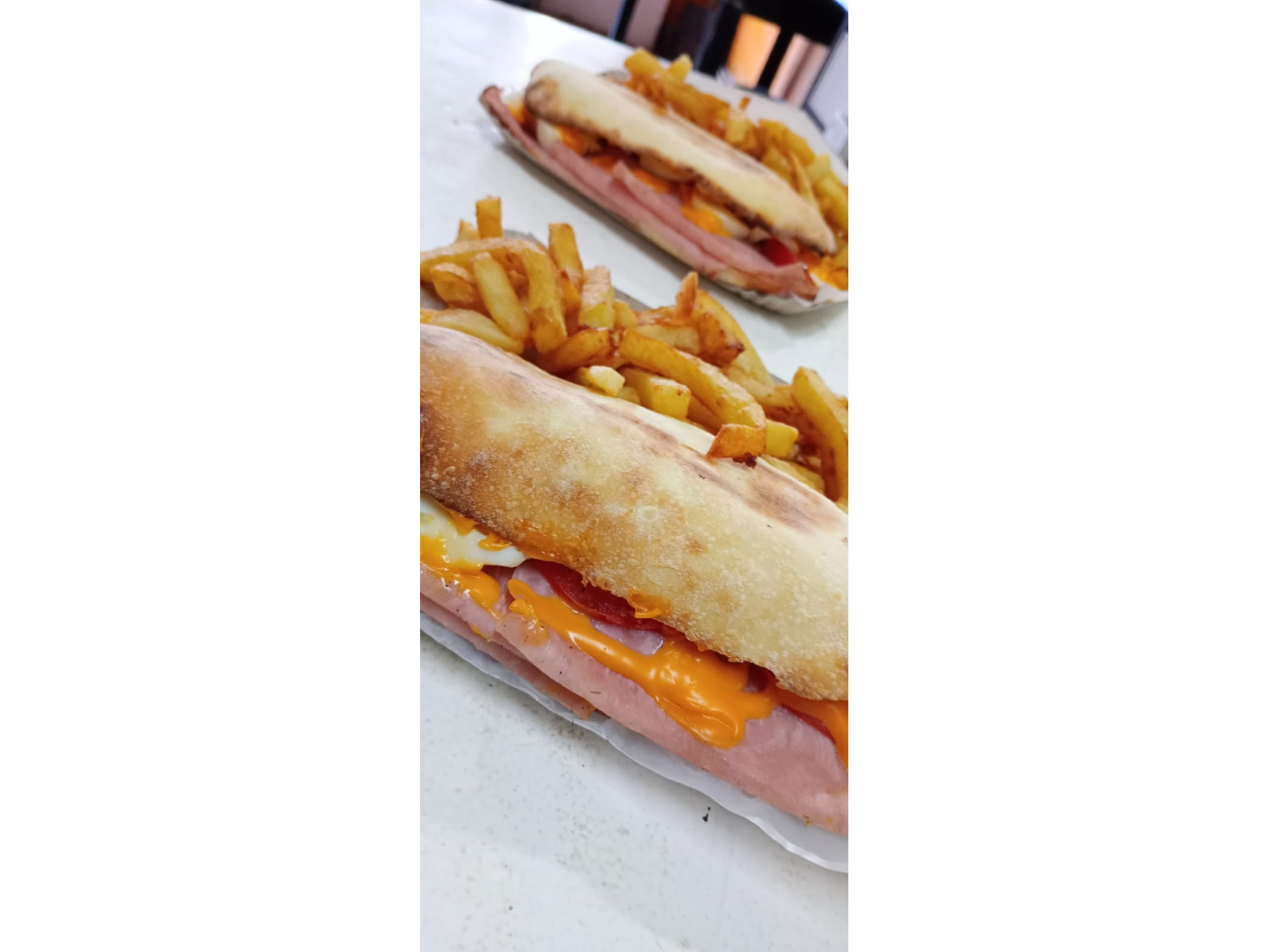 TOSTADO DE JAMON Y QUESO + FRITAS