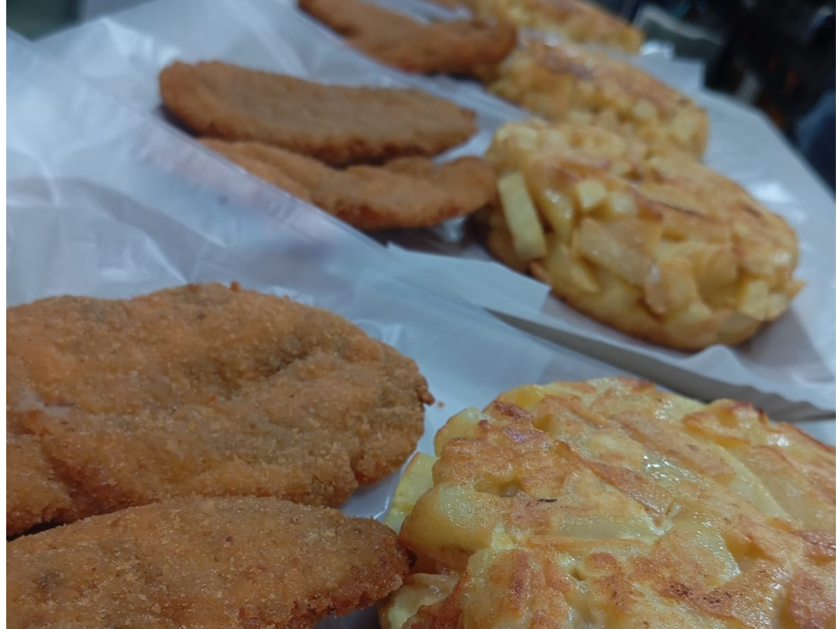 2 MILANESAS  + TORTILLA