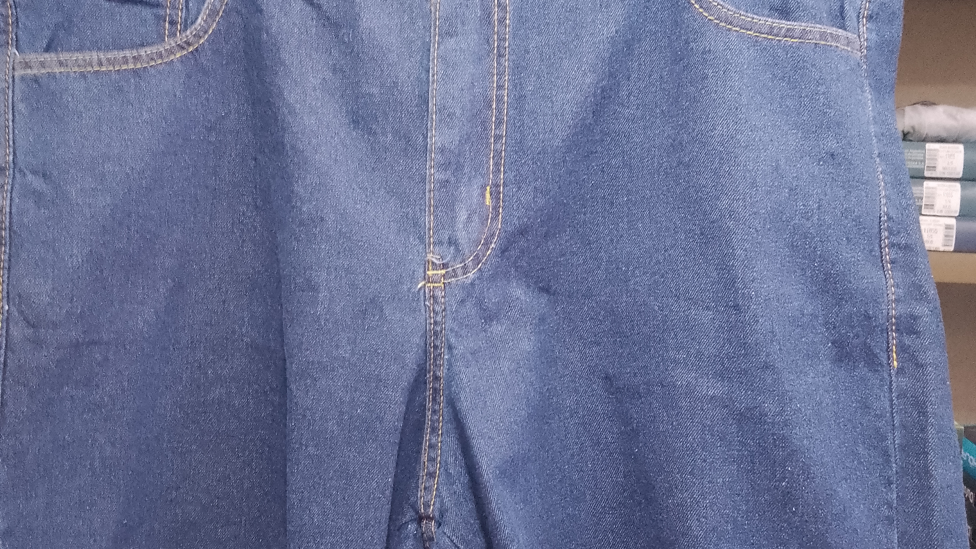 Bermuda rígida, jean