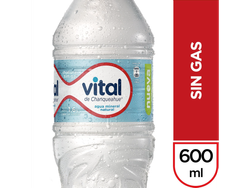 Agua mineral sin gas