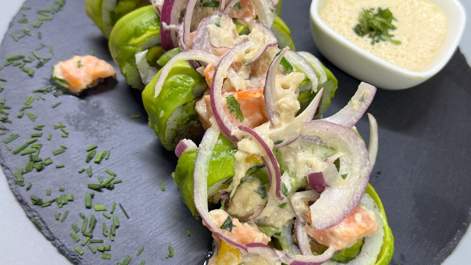 SUSHI CON TOPPING