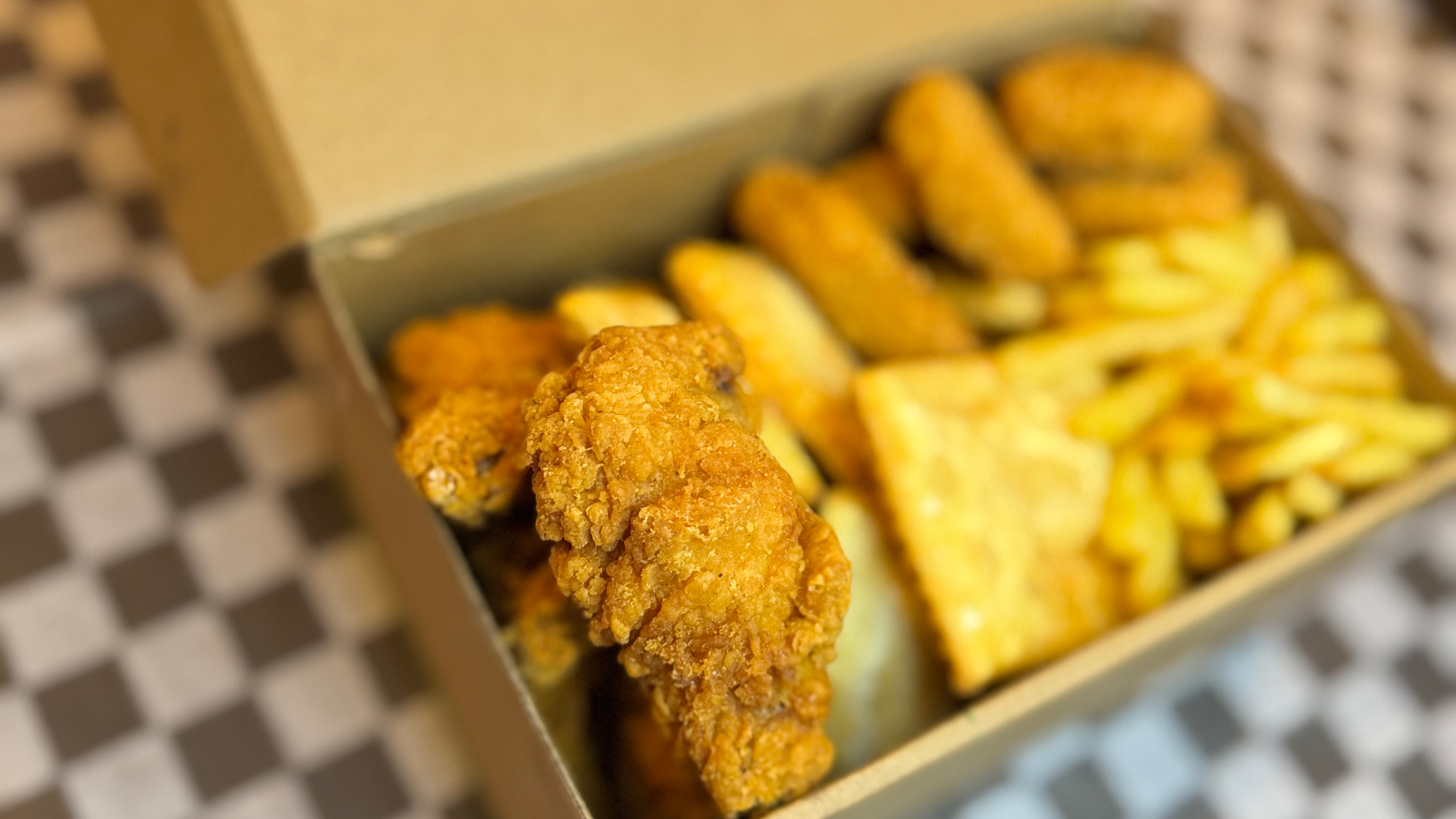 CHICKEN WINGS BOX
