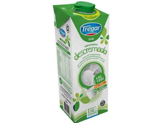 Leche Tregar descremada x1l
