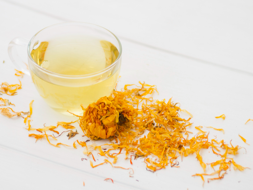 CALÉNDULA EN FLOR