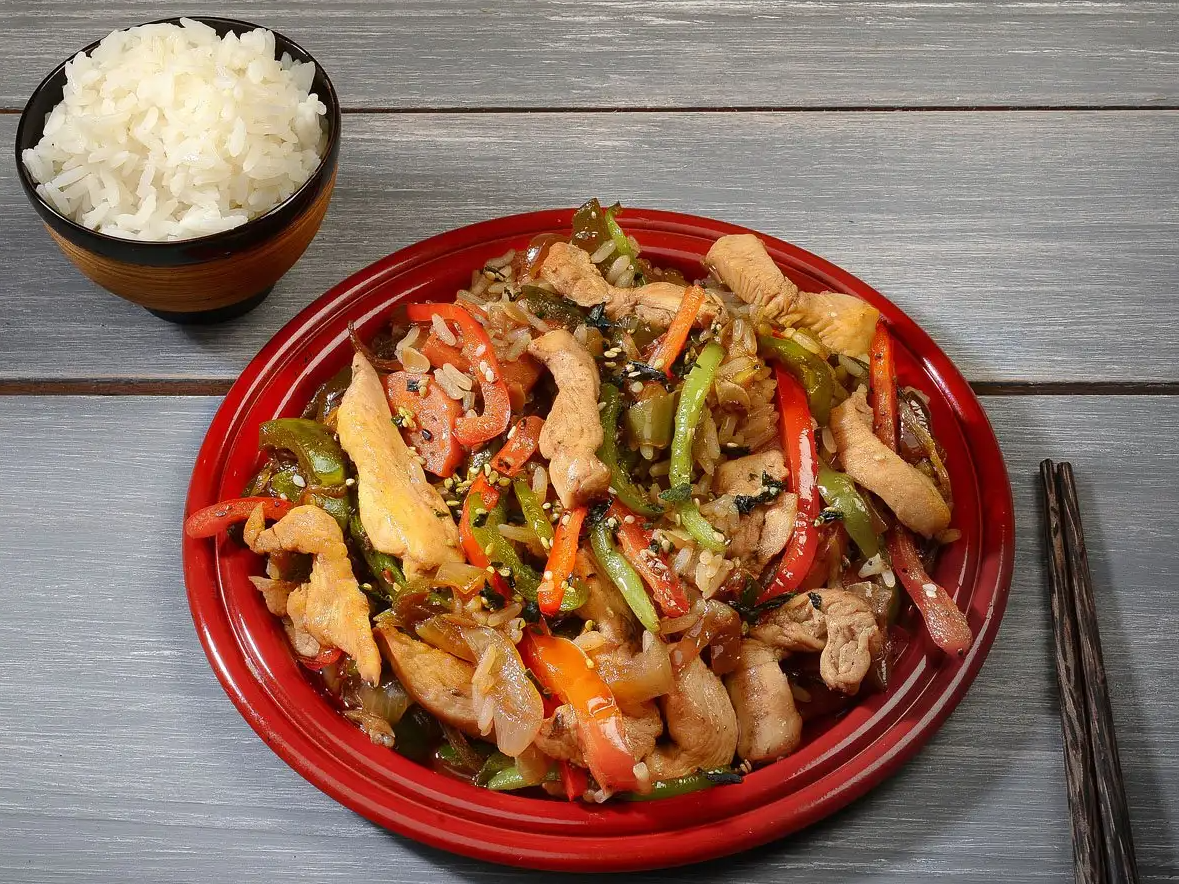 Chow Fan de Pollo de Fryza Express