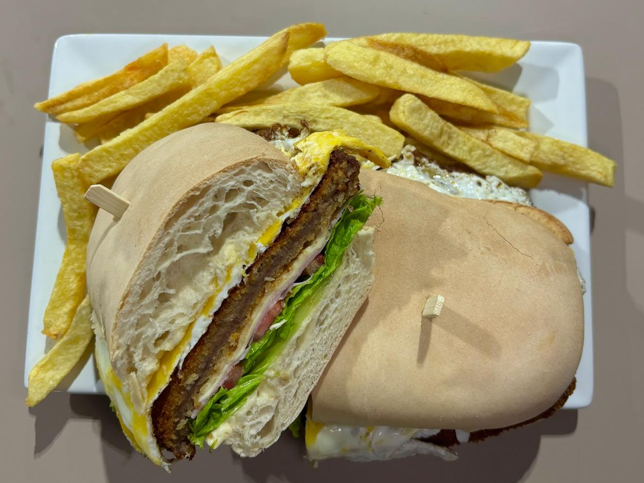 Sandwiches De Milanesa