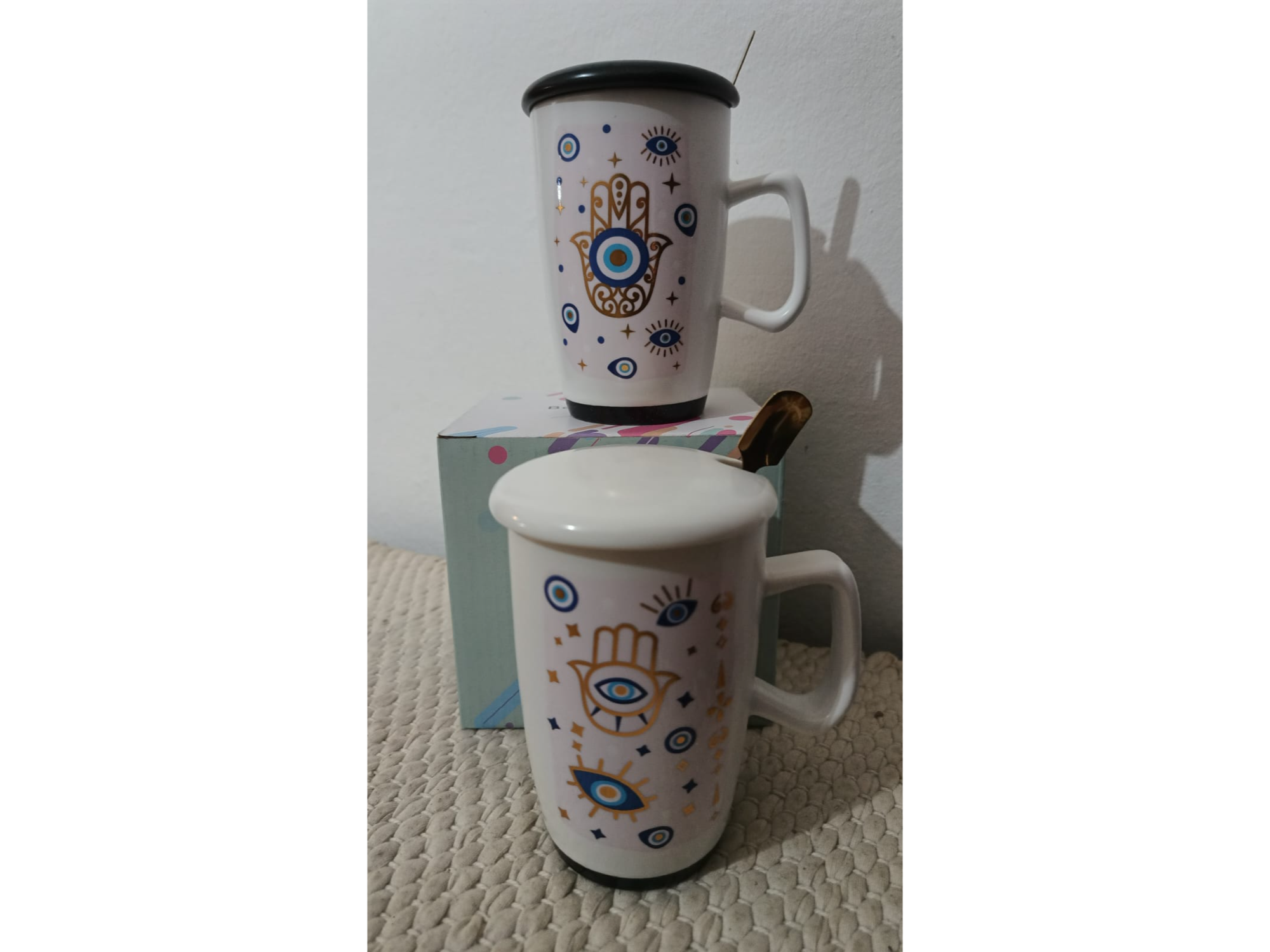 Taza cerámica con tapa y cuchara ojo turco