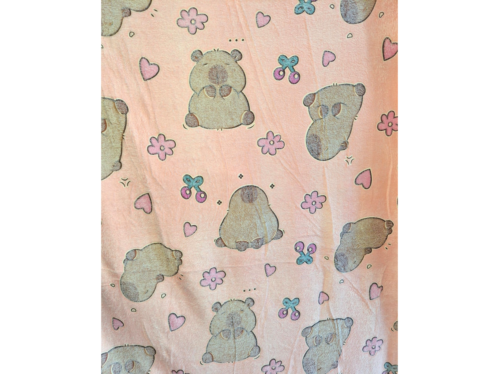 Manta luminosa de Capibara con flores