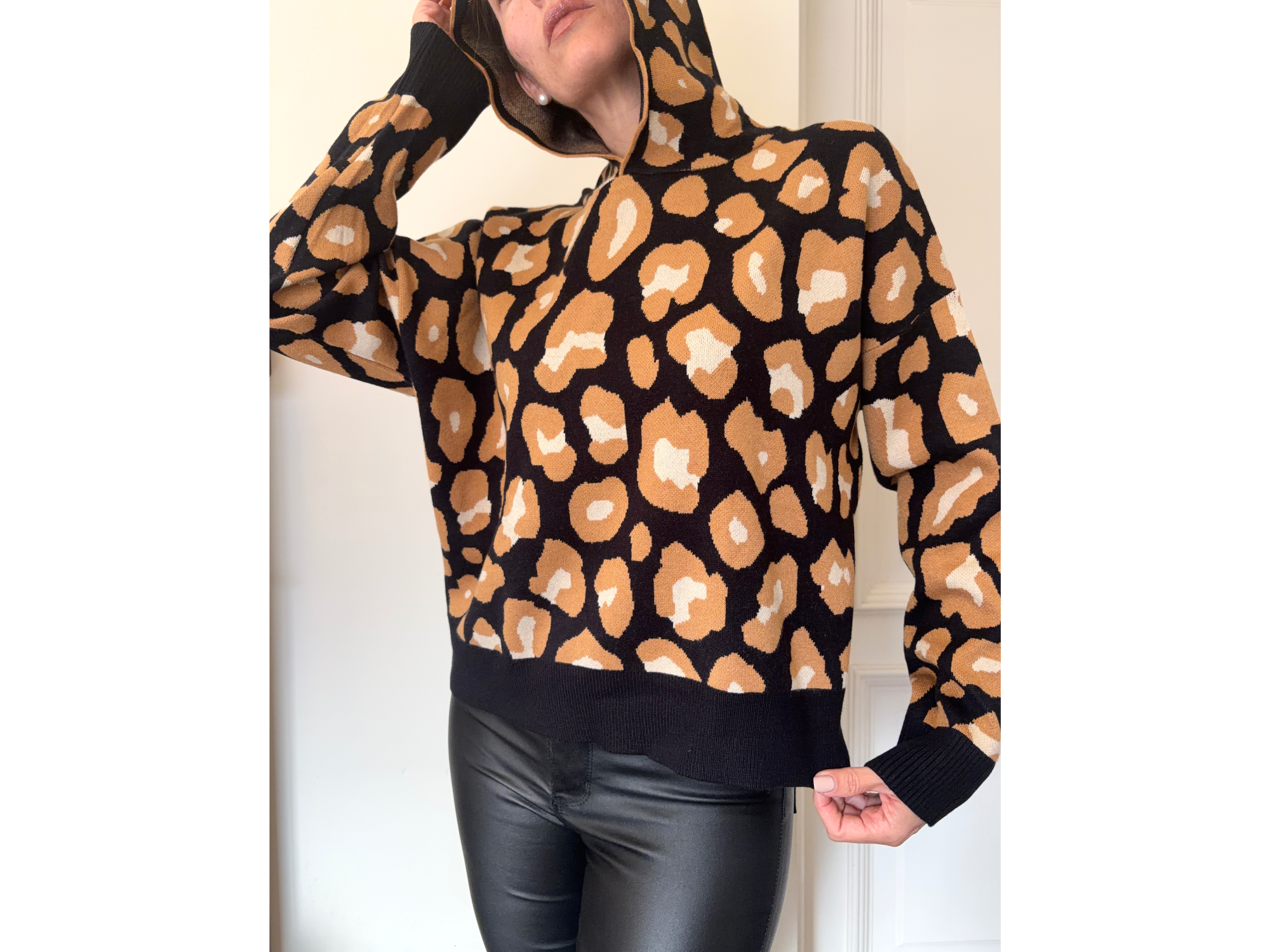 Sweater Manchas Capucha