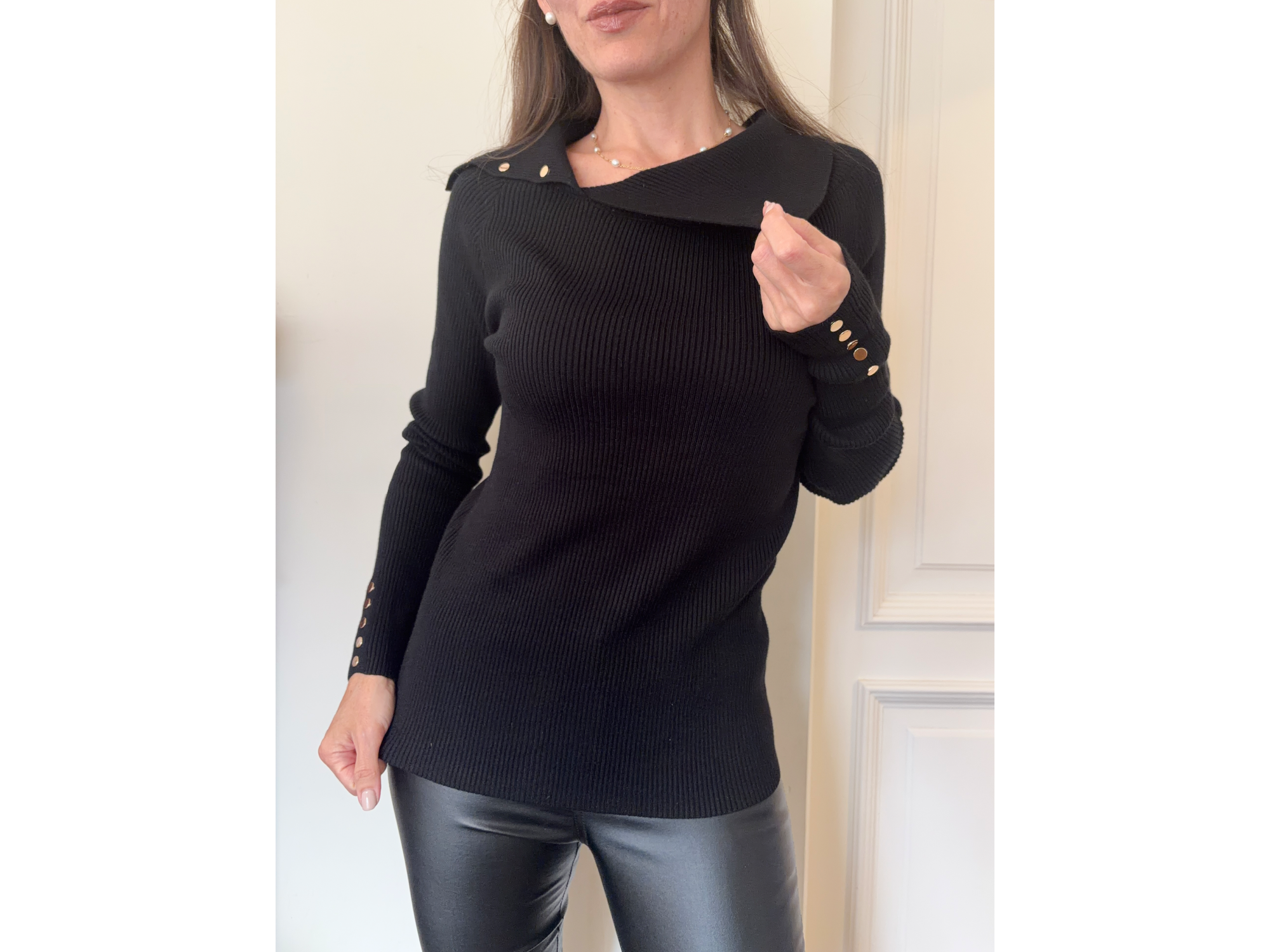 Sweater Cuello Tachas