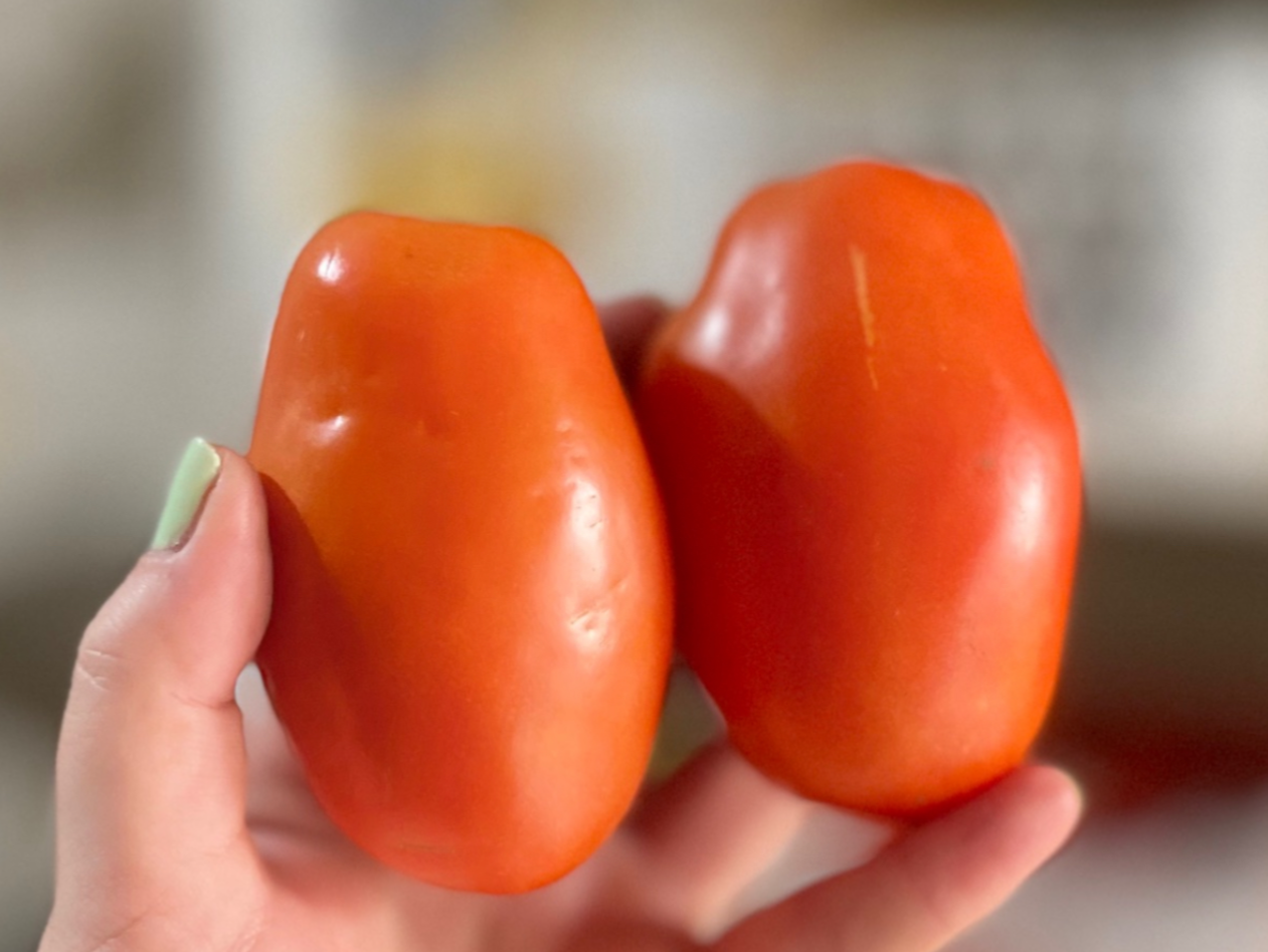 Tomate perita - $2.100