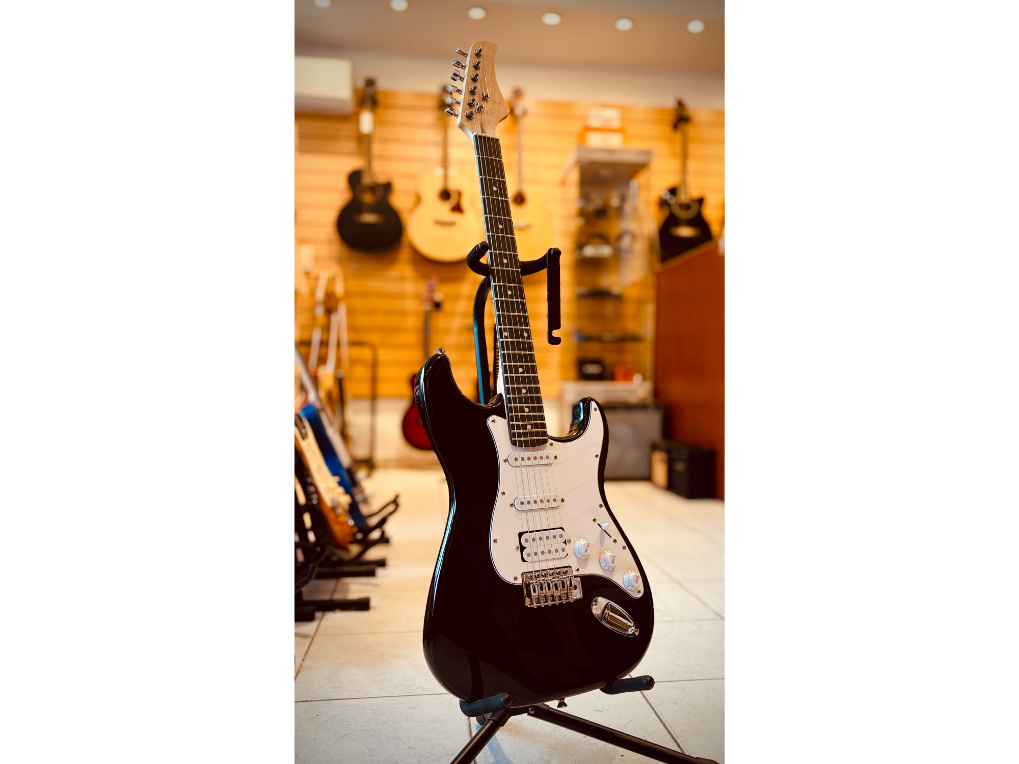 Washburn   Stratocaster usada