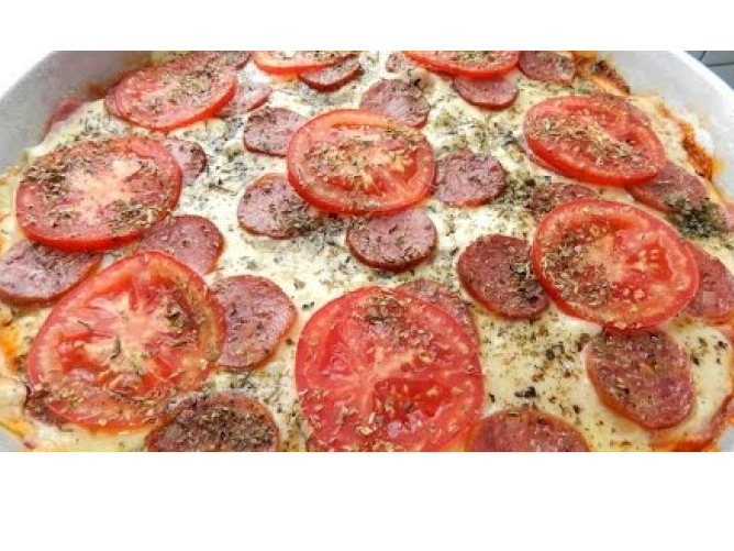 Media pizza calabreza