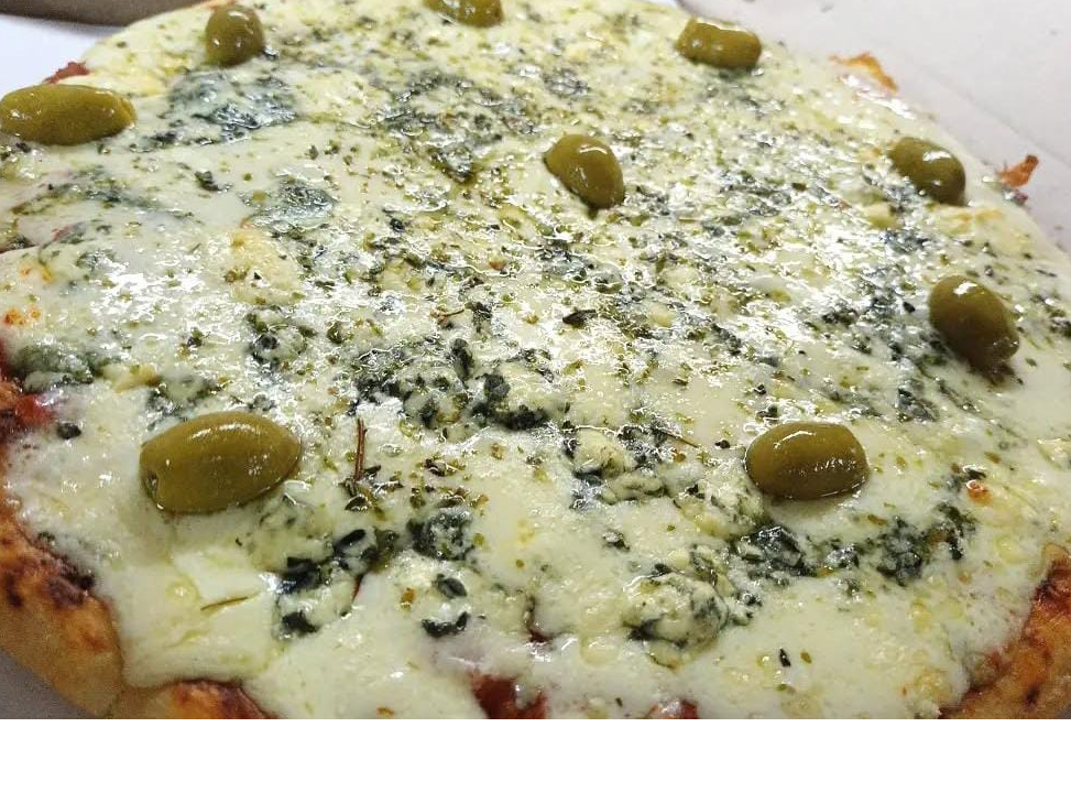 Media pizza rokefort