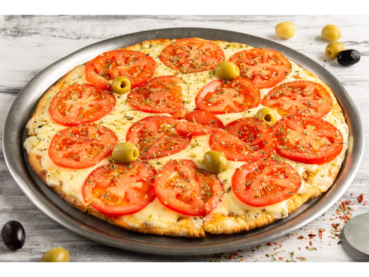 Media pizza napolitana