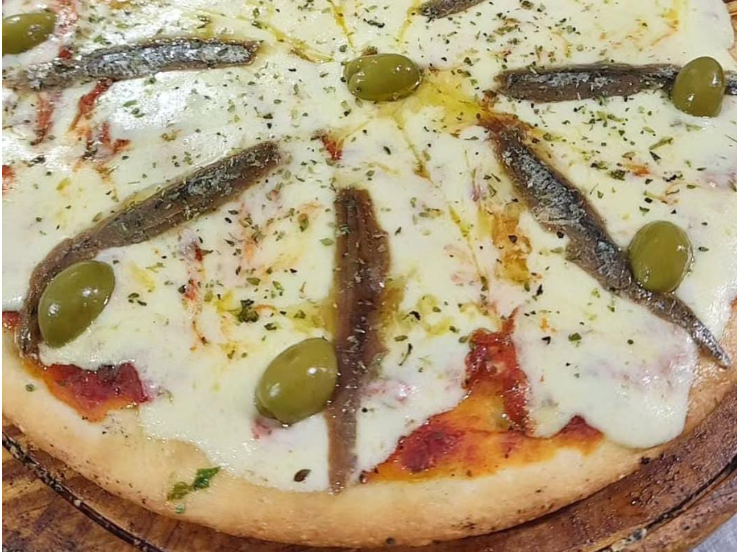 Media pizza anchoas