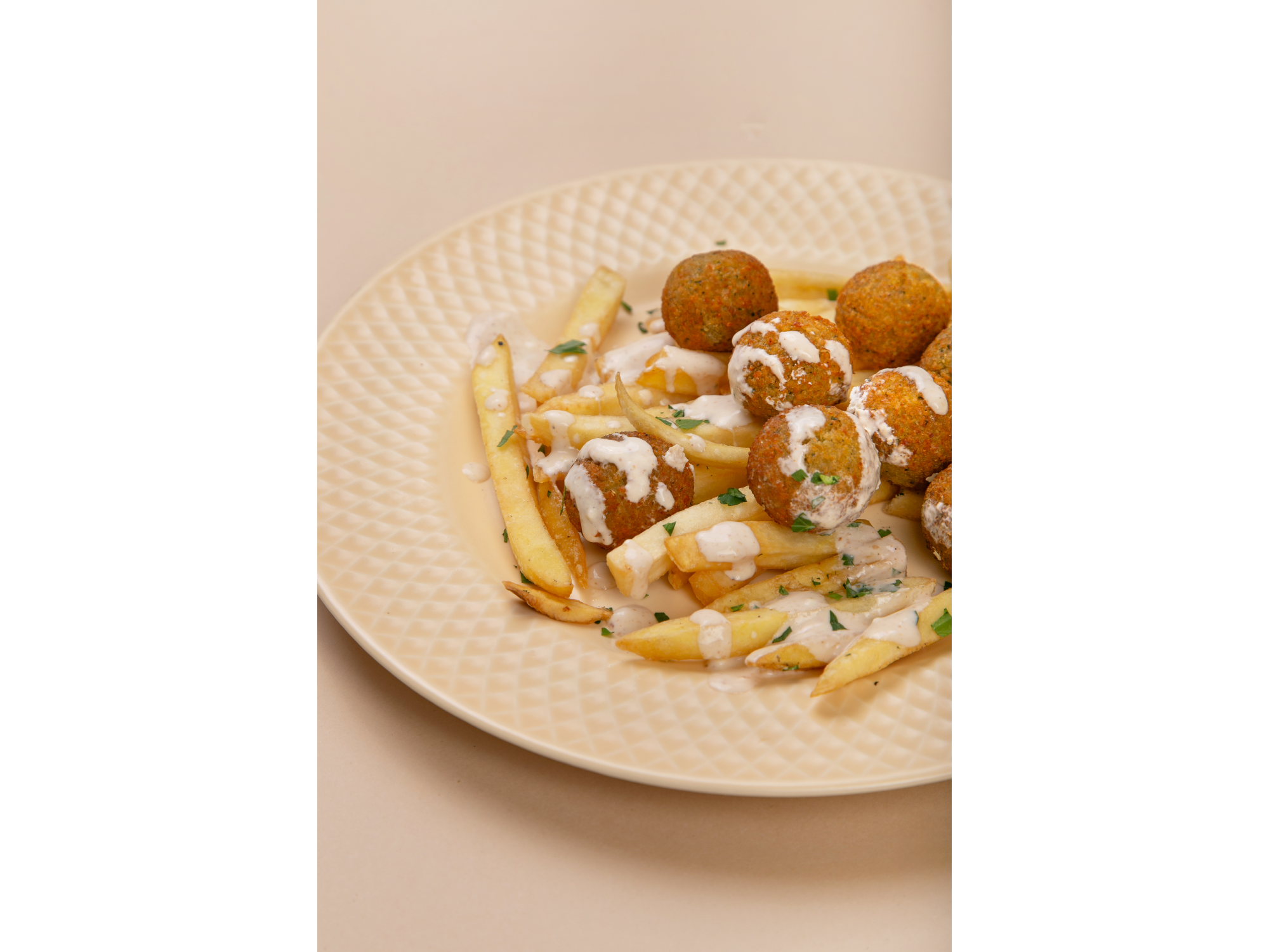 Falafel + crujientes papas fritas