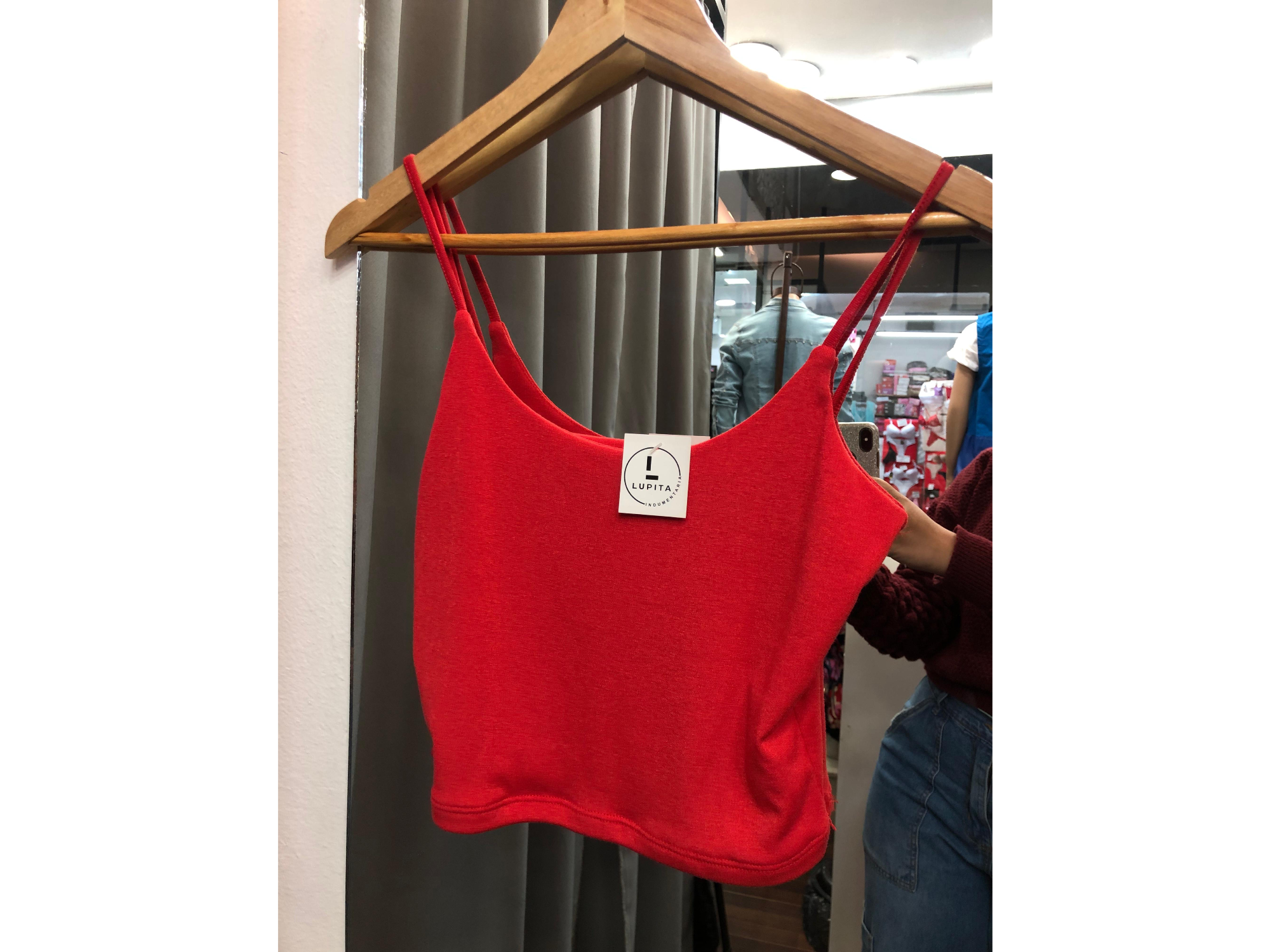 Musculosa corta roja bretel fijo