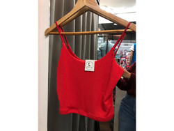 Musculosa corta roja bretel fijo