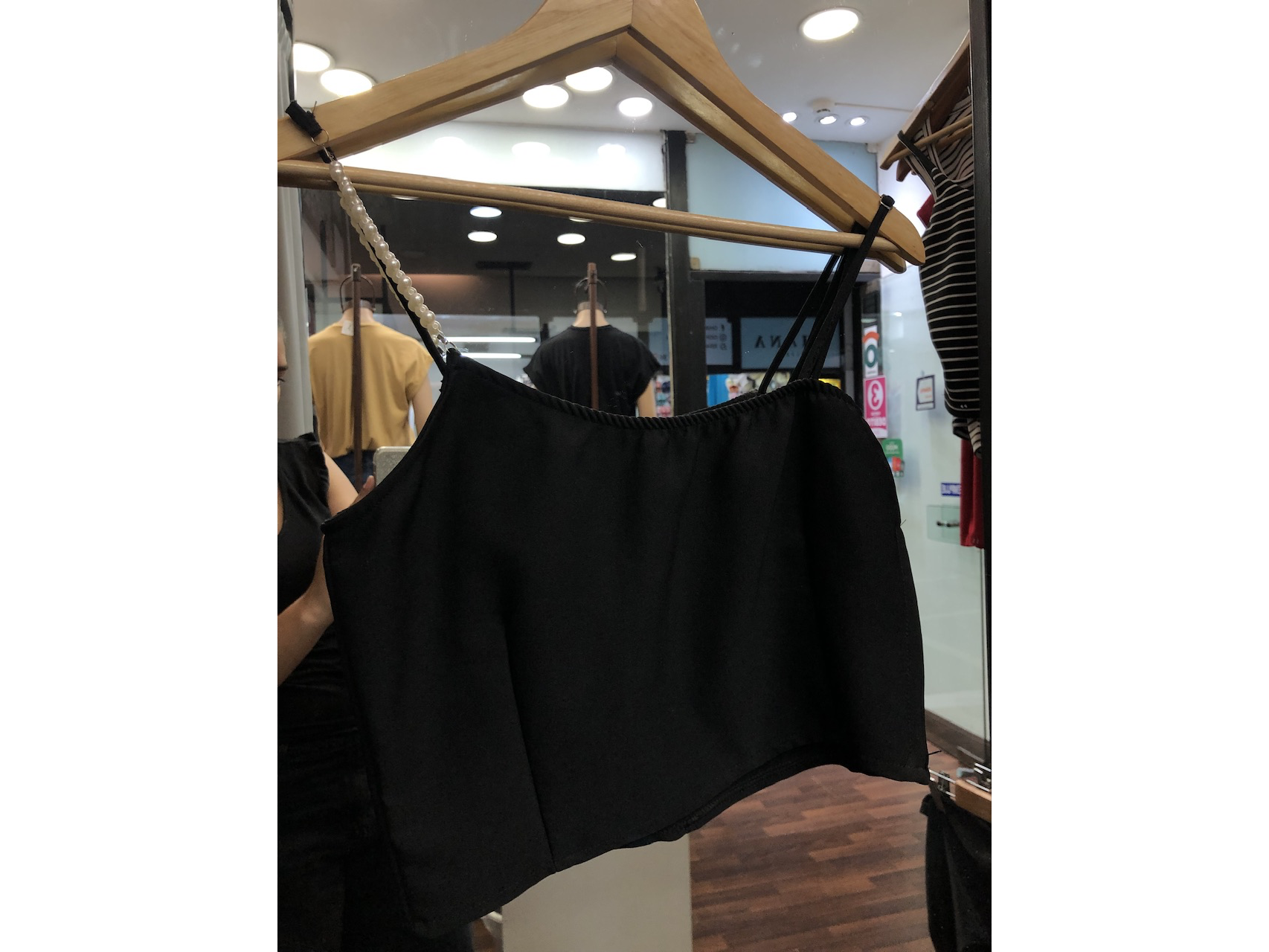 Top black detalle con Perlas