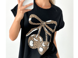 Remera amplia manga rebatible estampa delantera