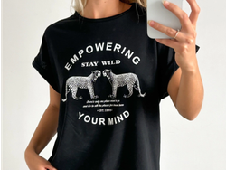 Remera amplia manga rebatible estampa delantera