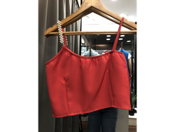 Top rojo detalle de Perlas