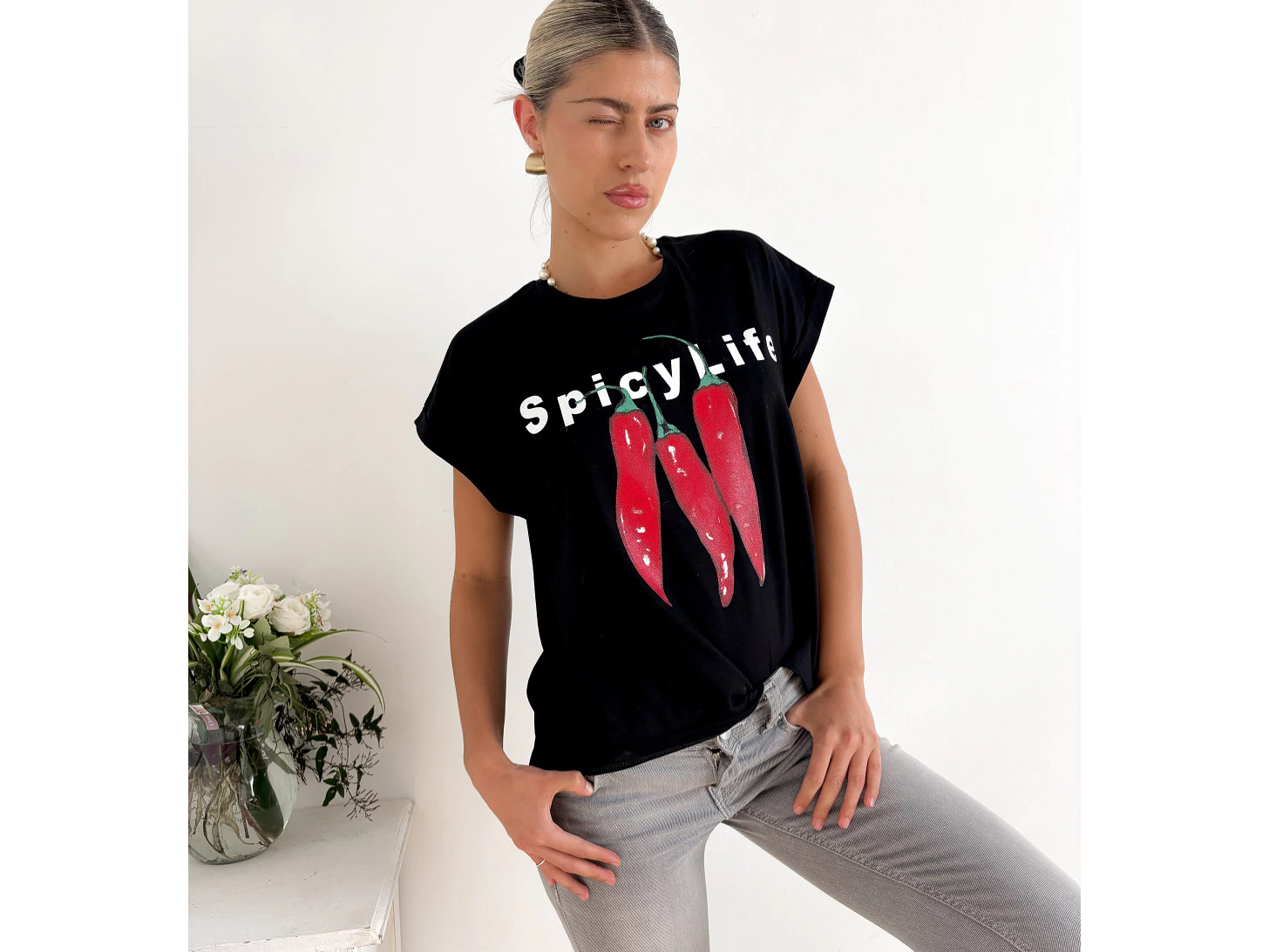 Remera amplia manga rebatible estampa delantera