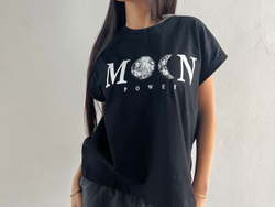 Remera amplia manga rebatible estampa delantera