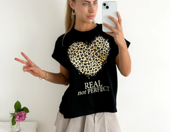 Remera amplia manga rebatible estampa delantera