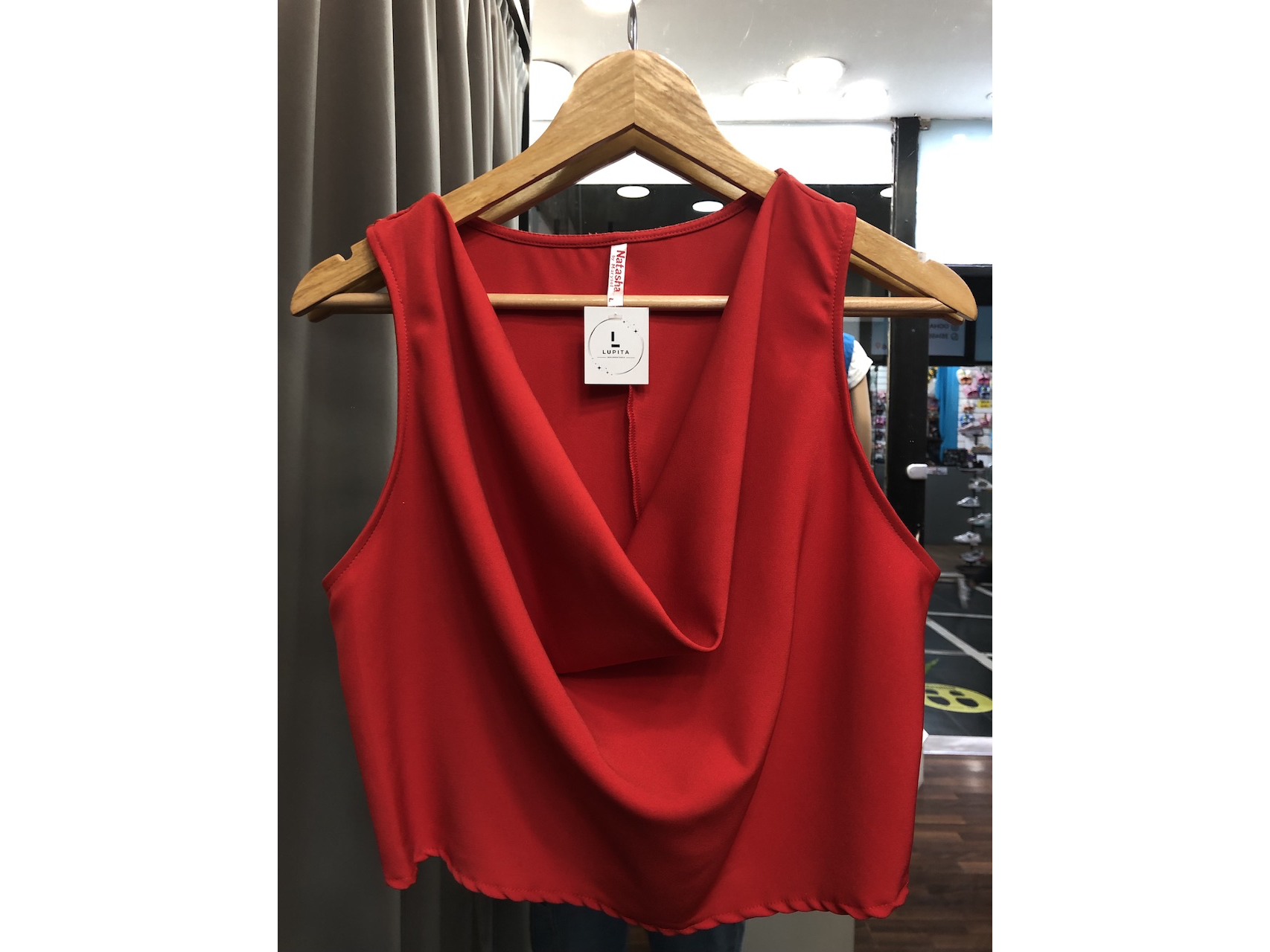 Blusa roja escote drapeado