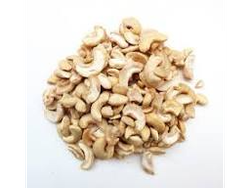 Castañas de caju partidas