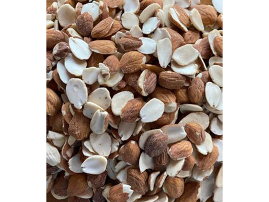 Almendras partidas