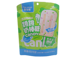 Chupetines de leche con trozos de melon