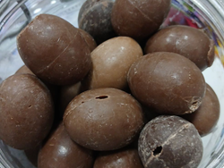 Huevitos Macizos de Chocolate x 100 gramos