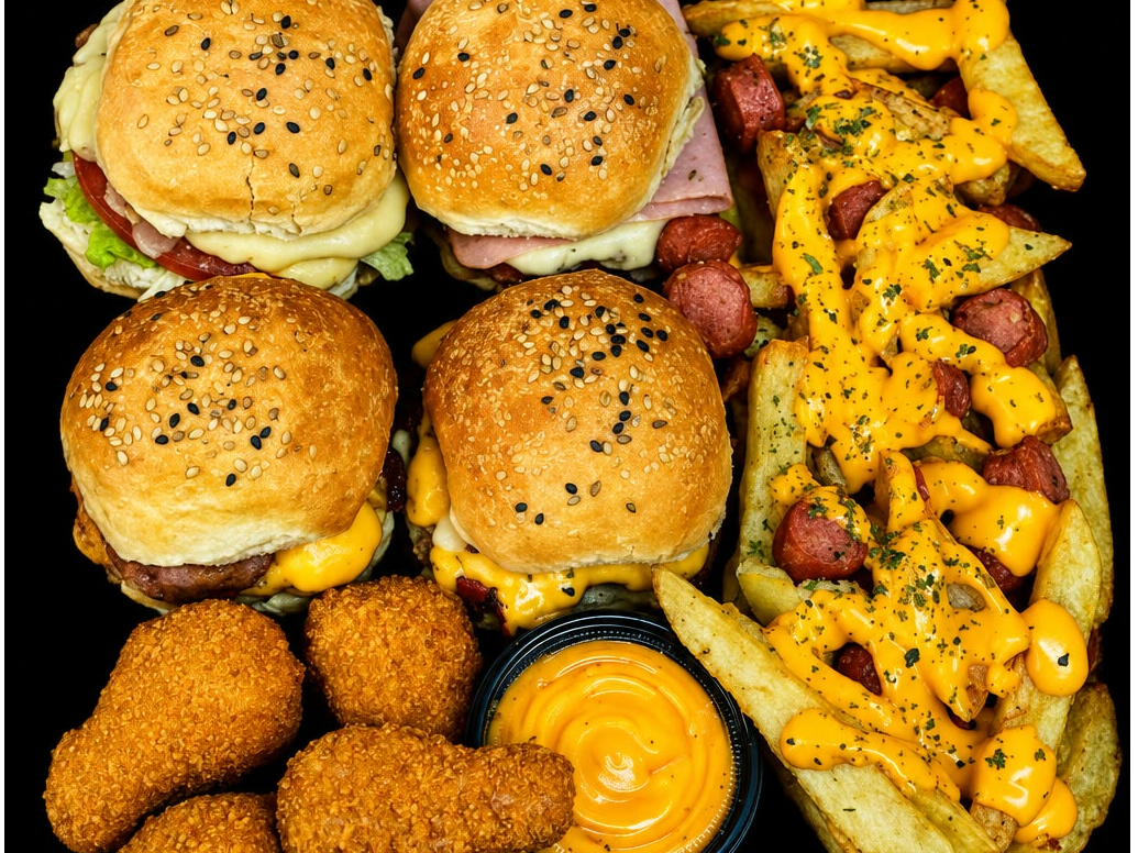 4 Minis Burger+🍟+2🥤